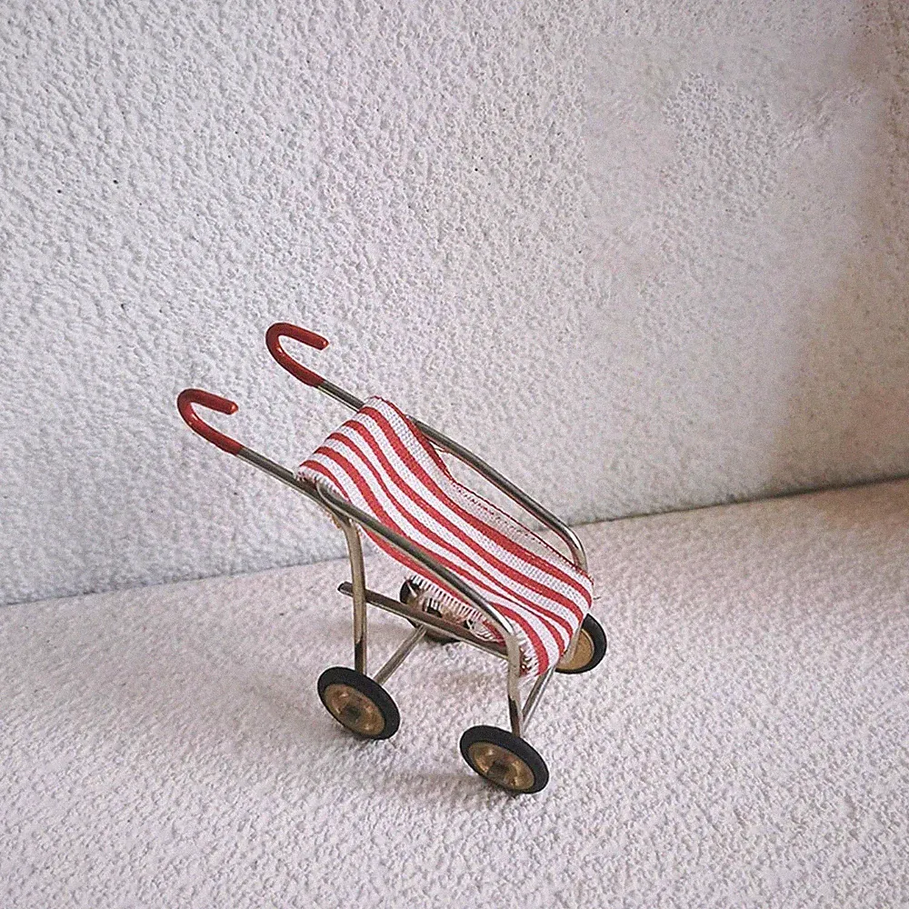Puppenhaus-Miniatur-Kinderwagen für Kinder im Maßstab 1:6 und 1:12