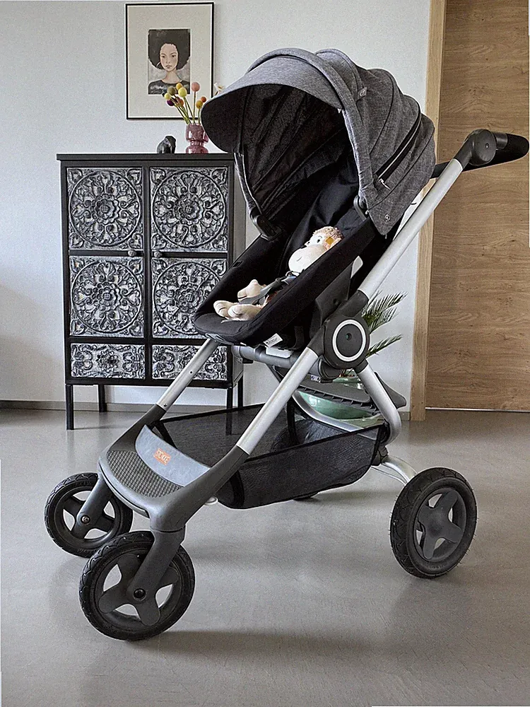 STOKKE Scoot V2 Gestell Black inkl. Sitz+Dach Grey