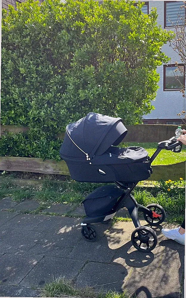 Stokke Xplory V6 Kombikinderwagen - Schwarz mit Ledergriff + Tasche