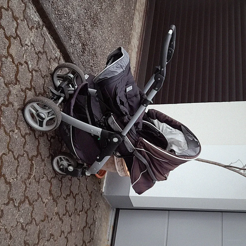 TEUTONIA KINDERWAGEN mit Babyeinsatz und Winterfusssack zu Verschenken