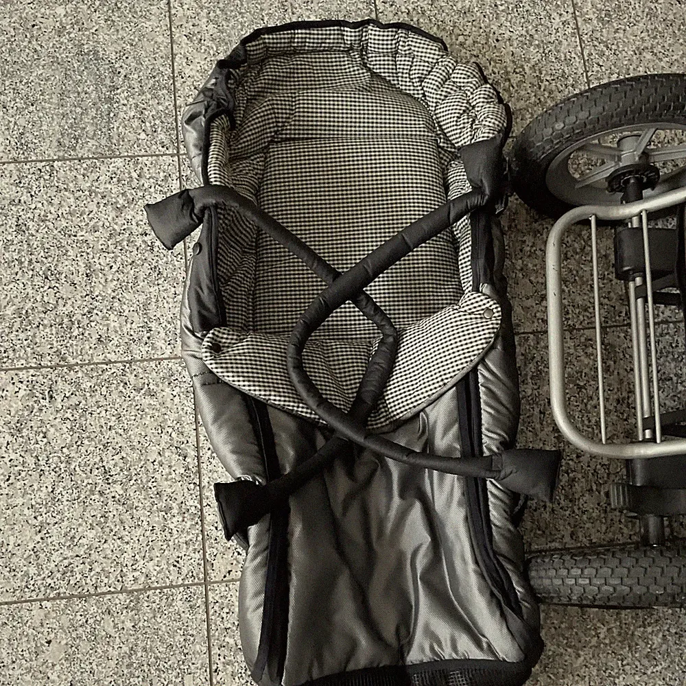 Teutonia Kombikinderwagen & Sportwagen Einsitzer mit Fußsack, Grau/Schwarz Wicke