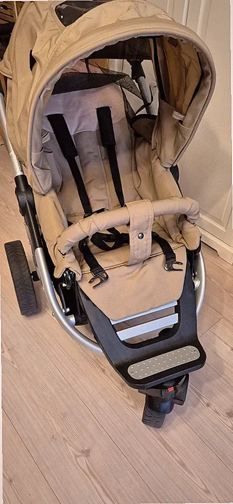 Teutonia Spirit S3 Kinderwagen Jogger Beige mit Lammfell Fußsack von Mindelpelz