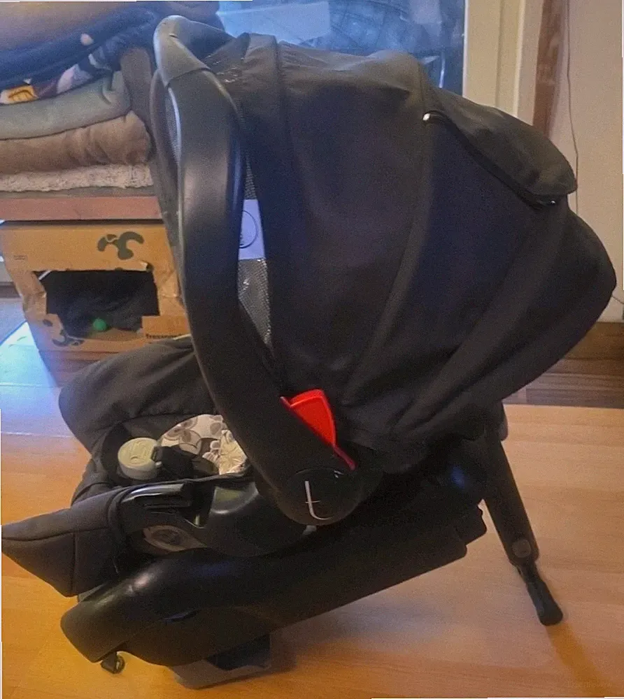 Teutonia Tario Babyschale mit Isofix Basic , Babysafe , MaxiCosi