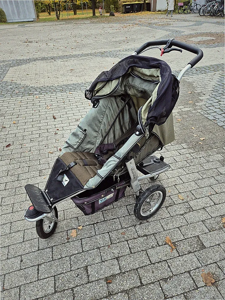 TFK Joggster Twist Kinderwagen mit Babywanne, Regenschutz, Mückengitter etc.