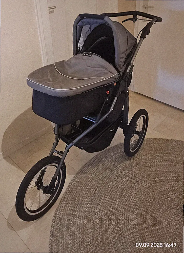TFK Sport 16″ Kinderwagen Jogger grau wenig benutzt Luftreifen Zubehör