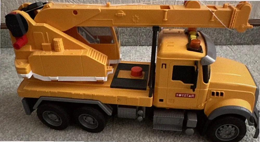 TOYSTAR Spielzeug-Kranwagen gelb mit ausziehbarem Arm für Kinder ab 3 Jahren