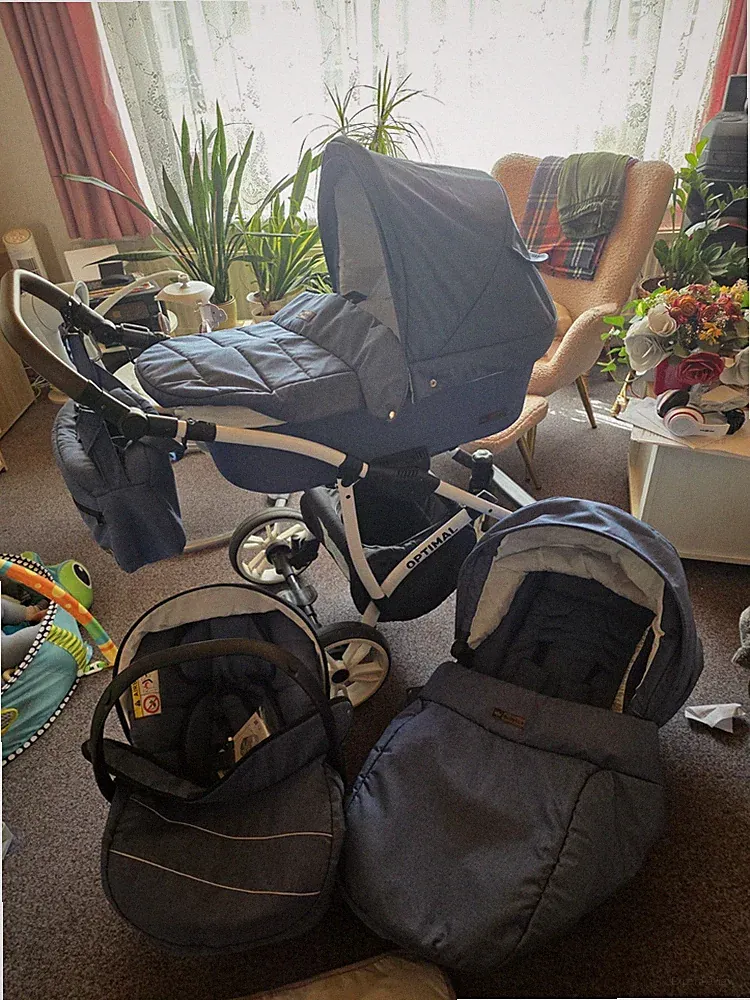 Verkaufe Ein Schönen Kombikinderwagen mit Zubehör Kinderwagen