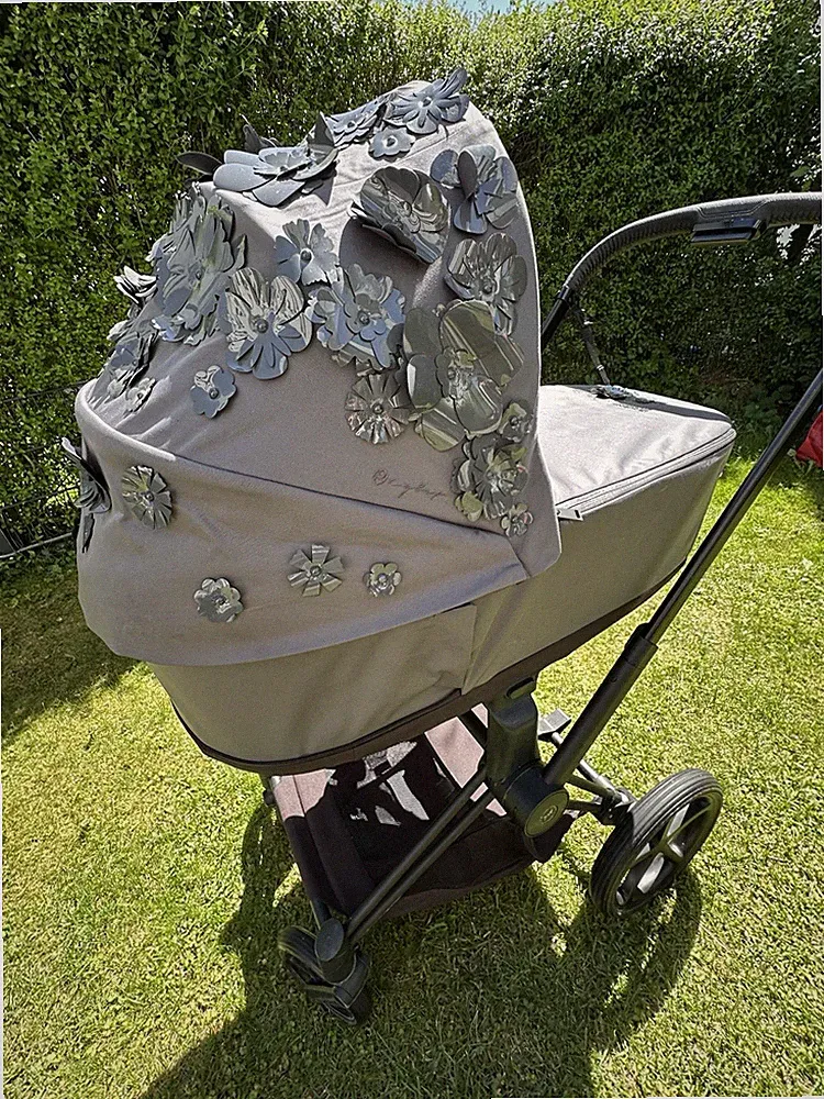 Verkaufe hier unseren exklusiven CYBEX PRIAM PLATINUM 1. Hand gekauft Juni 2024!