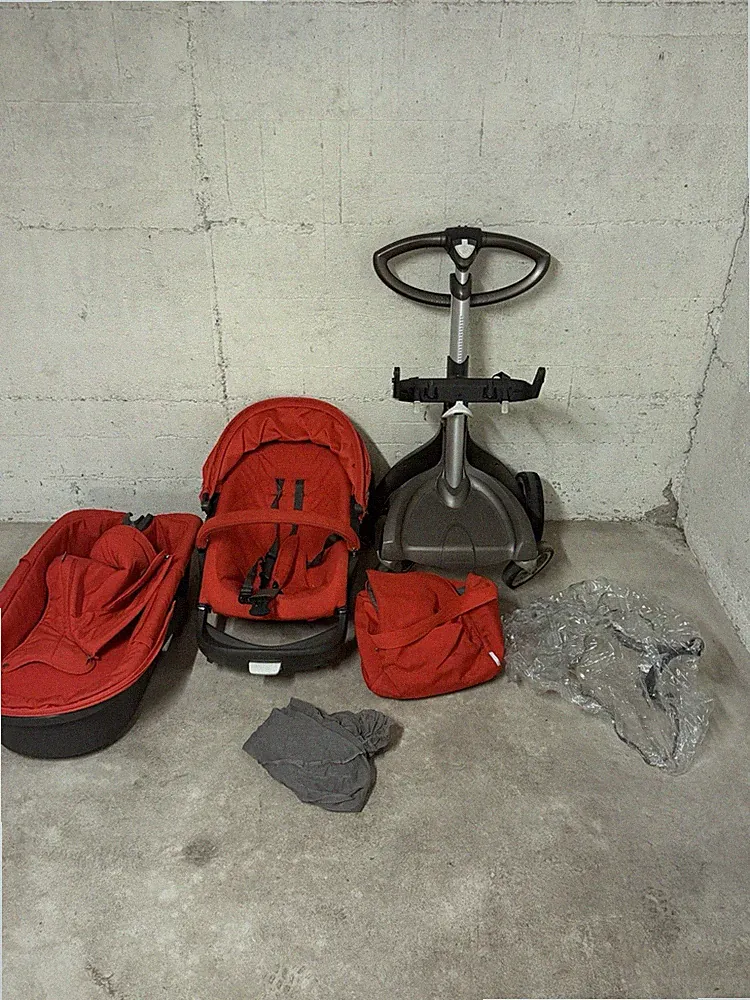 Verkaufen hier unser Stokke Xplory Kinderwagen in sehr gutem Zustand.