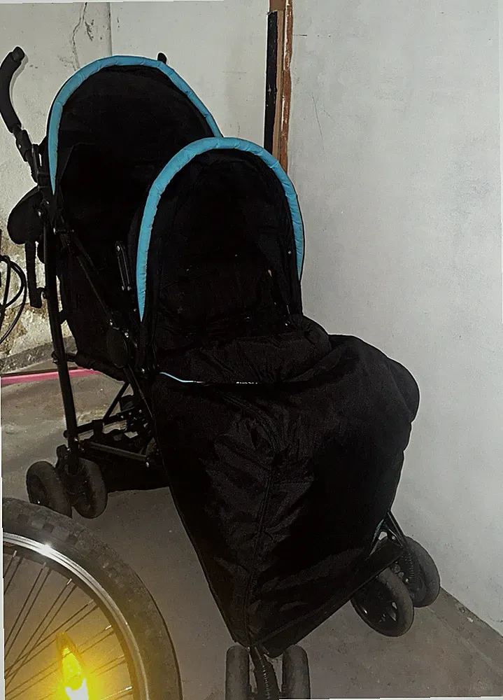 Zwillingskinderwagen Zweisitzer Schwarz/Blau mit Sonnendach